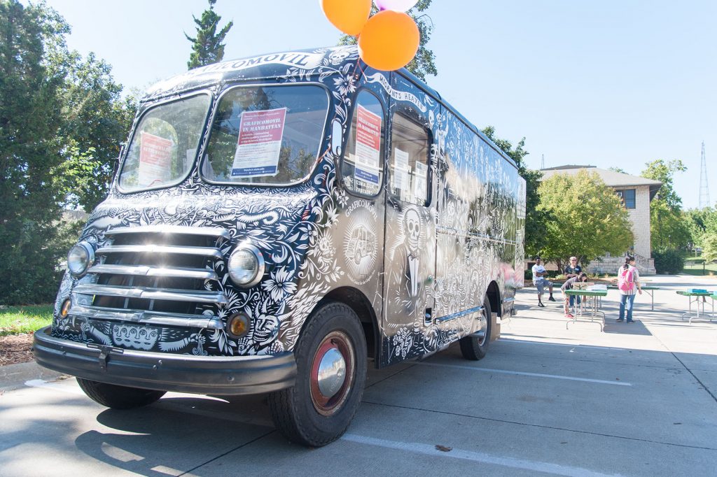 Art in Motion event featured the Graficomovil Mobile Studio by ARtemio Rodriguez