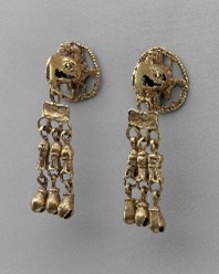 Pre-Columbian golden adornments